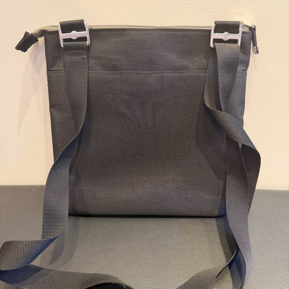 Baggallini All Around Medium Crossbody Bag Black Nylon - Picture 5 of 11